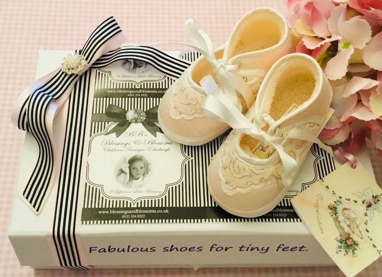 Collins & Hall -c- Ivory Silk Shoes Gold Lace CH-Lace