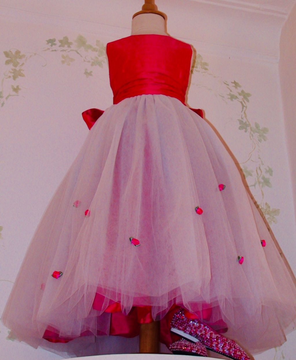 Pauline Mullaniff designs -b- Ref Rosebud